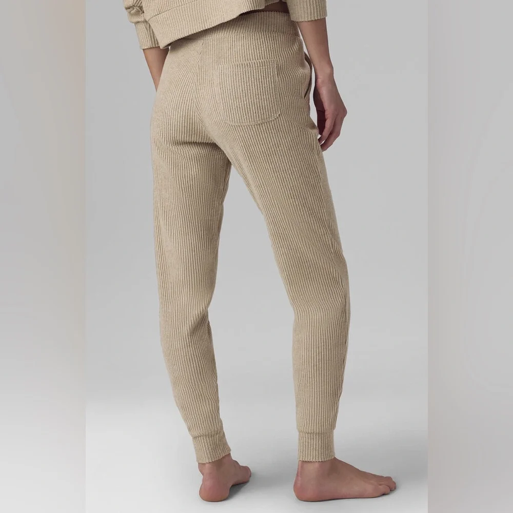 Alo Yoga Muse Sweatpant in Gravel Heather Size XXS Athleisure Ribbed Jogger - Picture 2 of 8